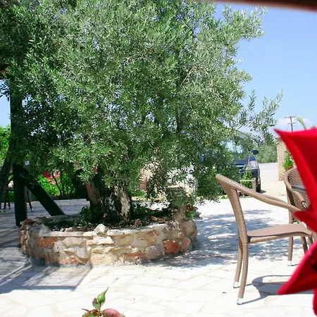 Ξενοδοχείο με διαμερίσματα Hani Λυγουριό